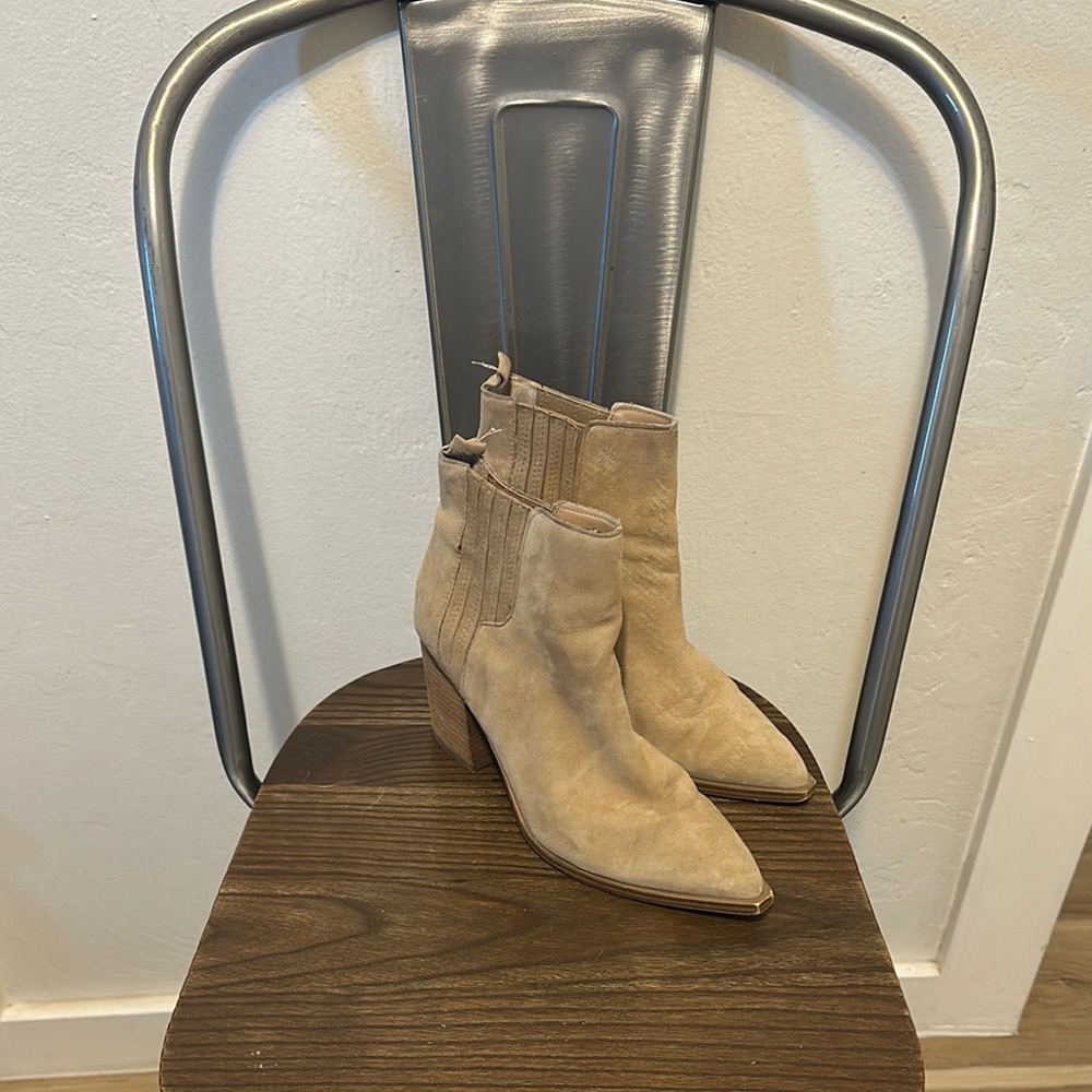 Steve Madden Heeled Tan Suede Chelsea Ankle Boots